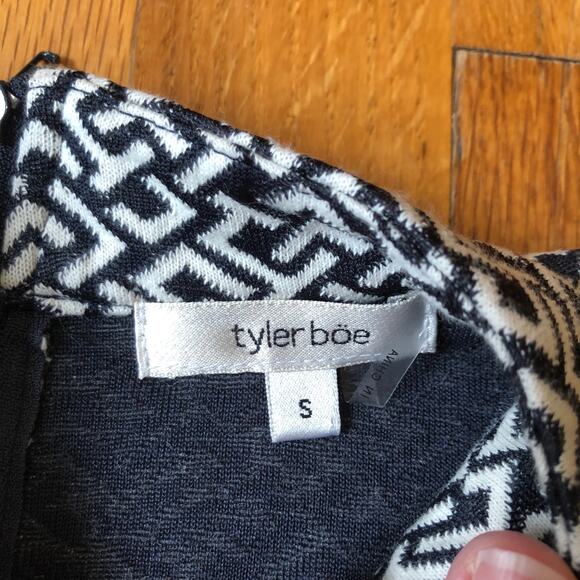 Tyler Boe EUC Women's Black Geo Print Mock Neck Dress Faux Leather Accents S - Picture 5 of 7